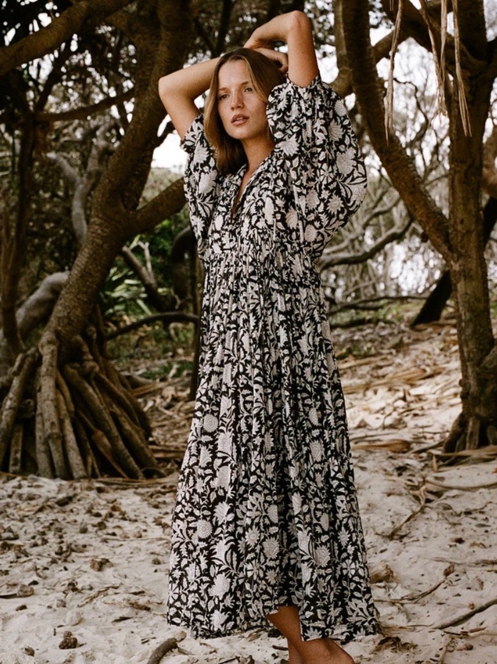 Daughters of India Kyra Midi Dress in Pepper XL - Picture 2 of 11